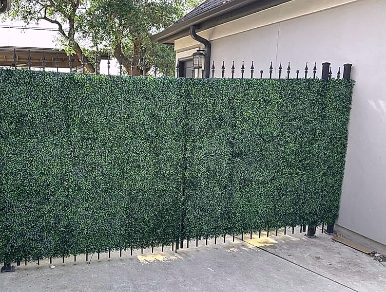 ODTORY 40x120 in Artificial Ivy Privacy Fence Screen with — interior detail