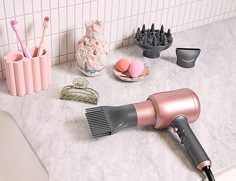 Wavytalk 1875W Ionic Hair Dryer with Diffuser and Comb — assembled view