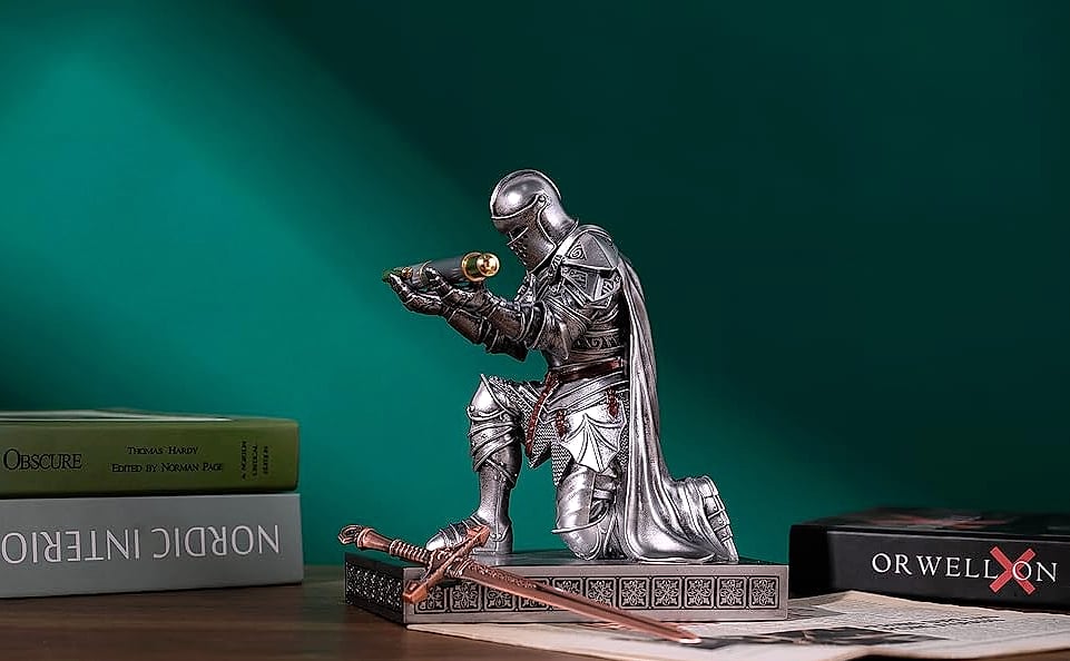 HDMbigmi King's Guard Knight Pen Holder Phone Stand Statue — interior detail