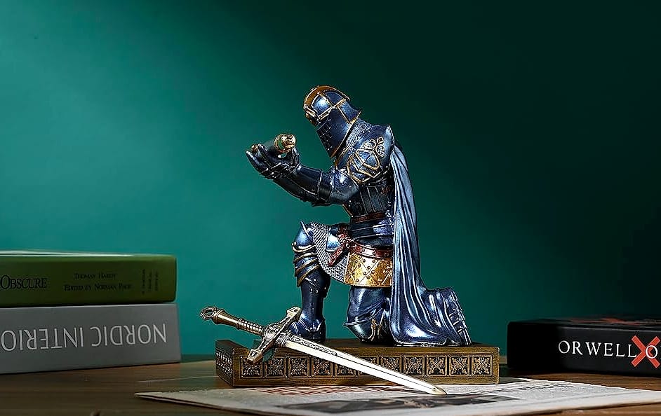 HDMbigmi King's Guard Knight Pen Holder Phone Stand Statue — package contents