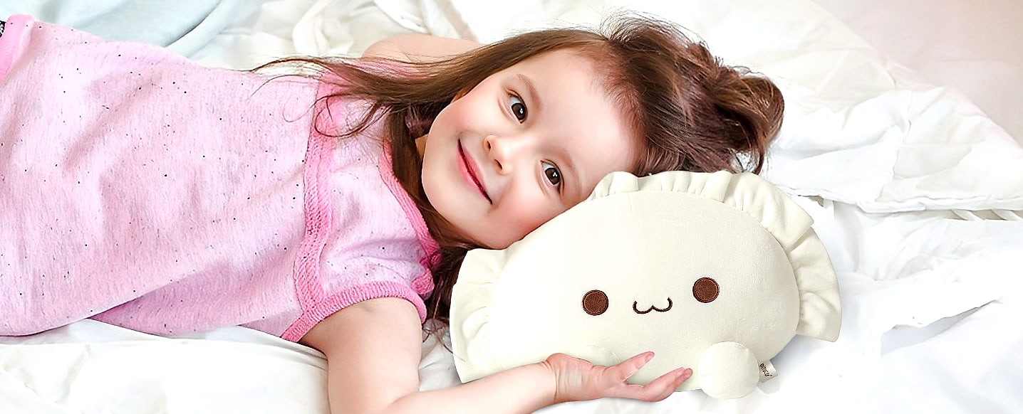 Ditucu Capybara Plush Toy with Strawberry Hat, 9 Inch — interior detail