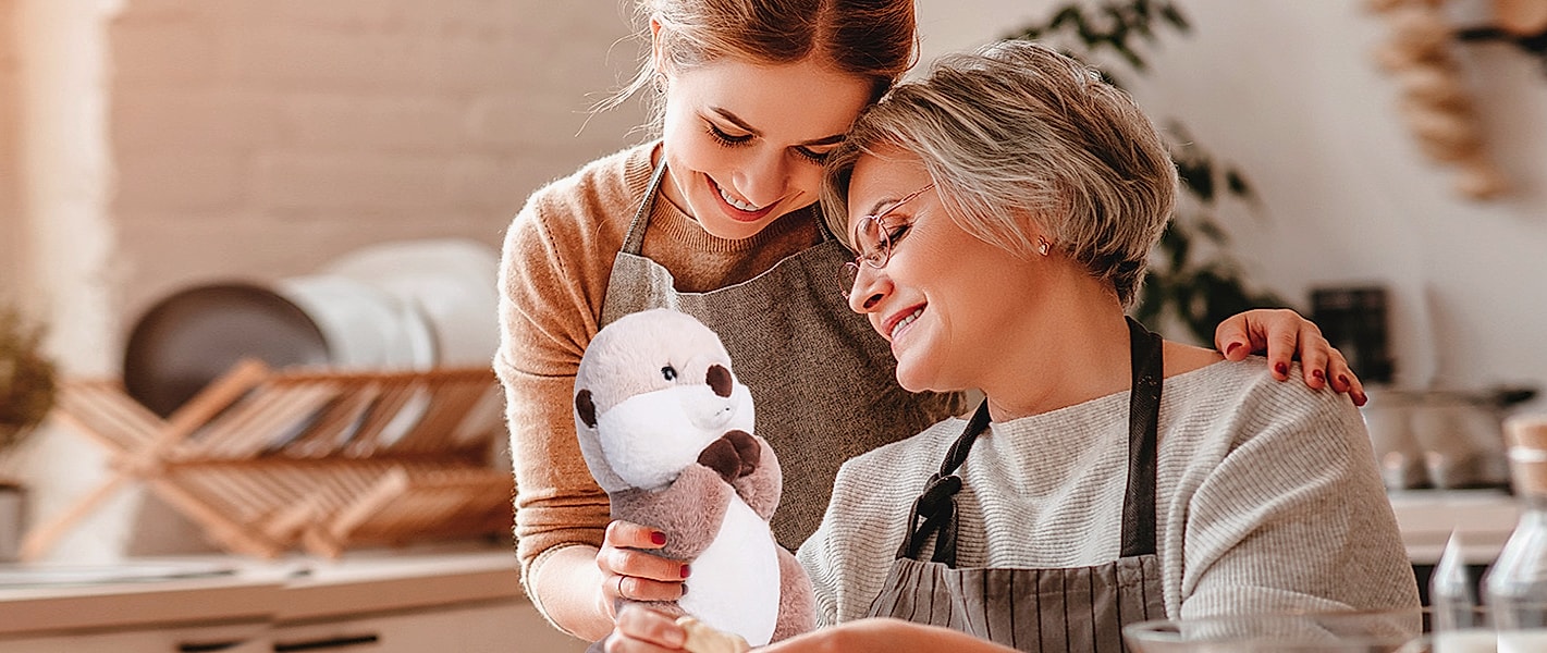 Riuhot Otter Plush Stuffed Animal Toy, 9.8 Inch Soft Cuddle — package contents