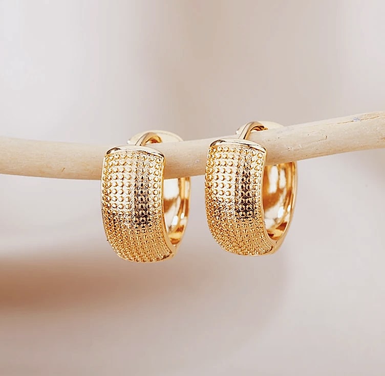Small Hoop Earrings Stainless Steel Gold Silver Pierced — scale reference