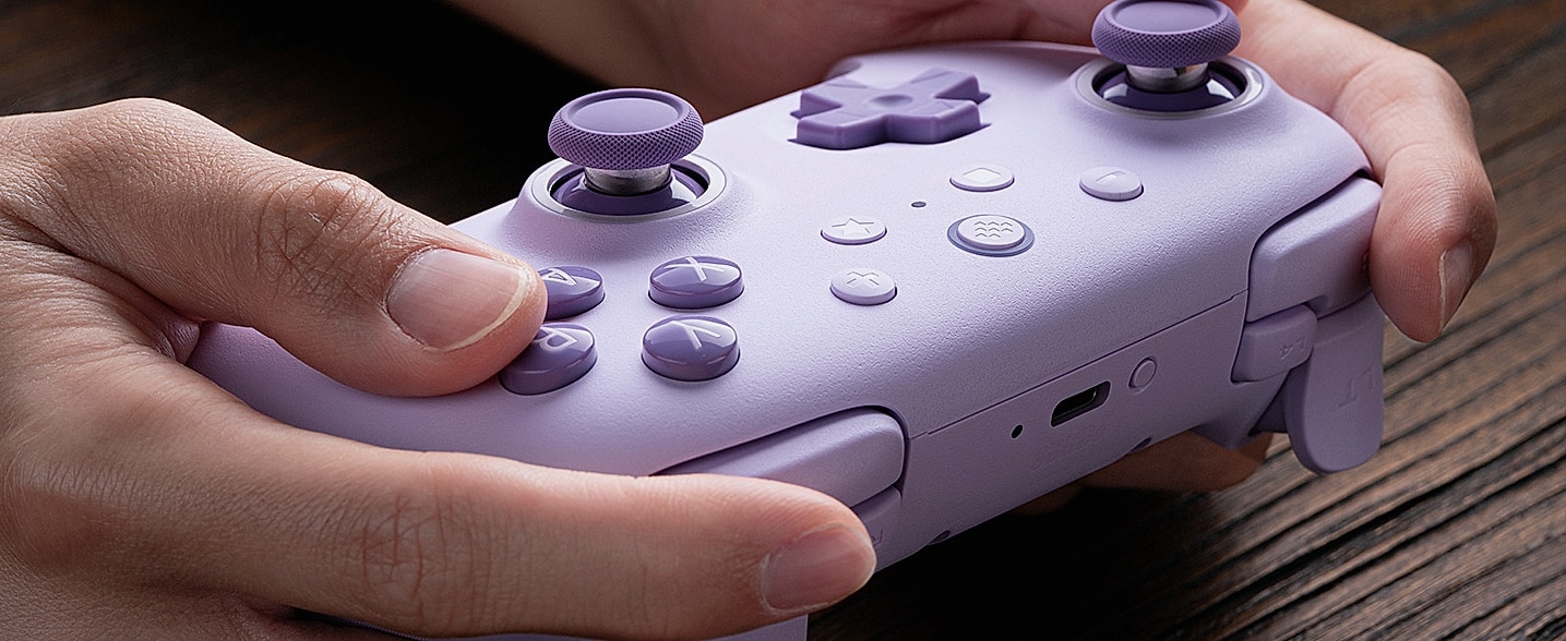 8Bitdo Ultimate 2C Wireless Controller for PC and Android — close-up details