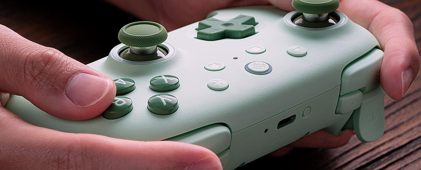 8Bitdo Ultimate 2C Wireless Controller for PC and Android — close-up details