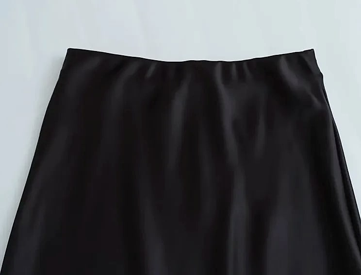 MUJER Woman 2026 Satin Midi Skirt High Waist Black — close-up details