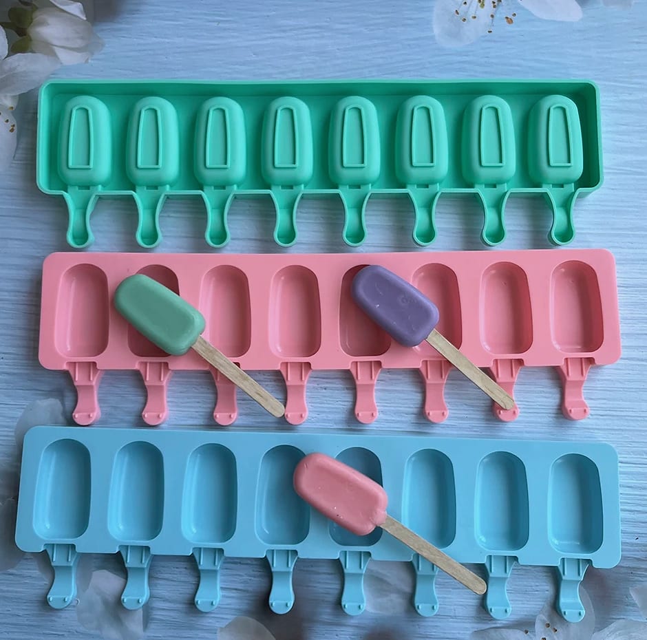 8-Hole Silicone Popsicle Mold for Homemade Ice Cream and — package contents