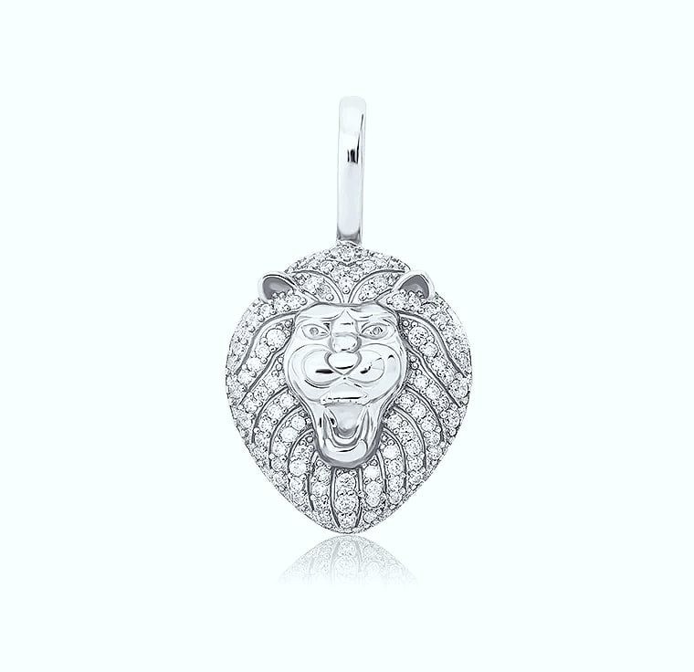 JINAO 925 Sterling Silver Lion Pendant Necklace — scale reference