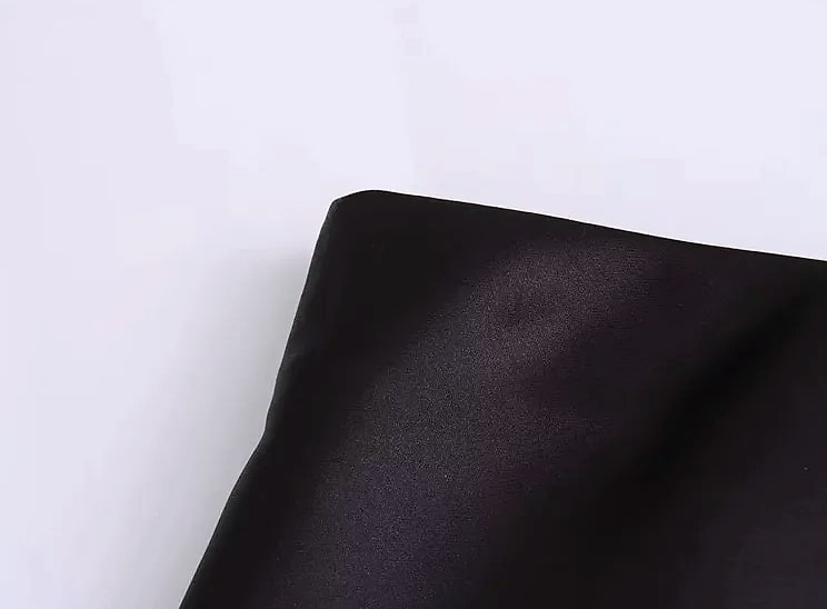 MUJER Woman 2026 Satin Midi Skirt High Waist Black — scale reference