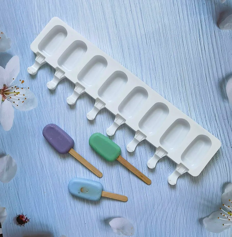 8-Hole Silicone Popsicle Mold for Homemade Ice Cream and — close-up details