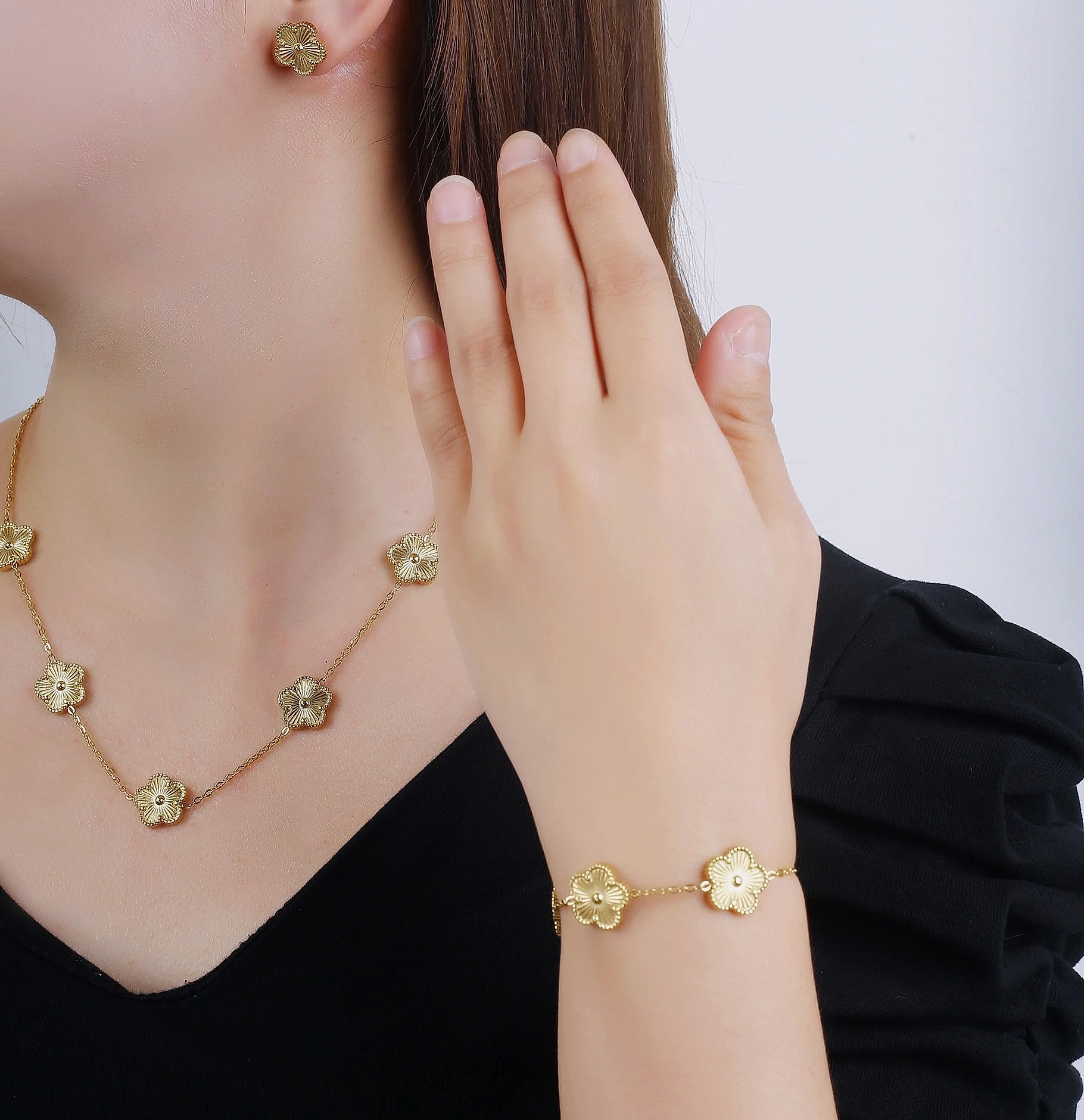 Stainless Steel Five Leaf Clover Flower Adjustable Bracelet — assembled view