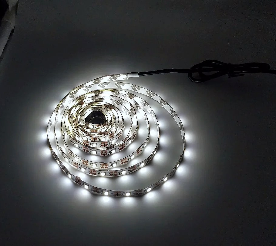 WIXOLighting 5M USB LED Strip Light 5V 3528 SMD — side view