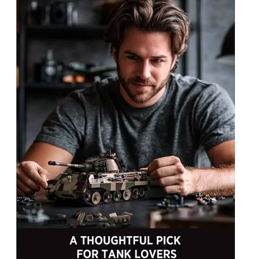 King Tiger Tank WW2 Military Building Set for Adults — side view