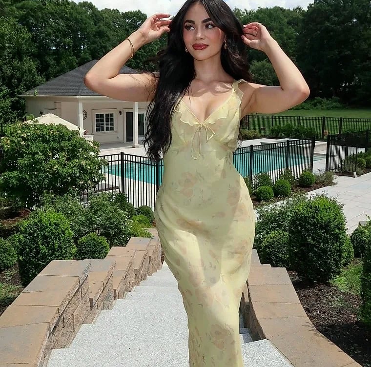 Cryptographic Summer Floral Plunge Maxi Dress Backless — scale reference