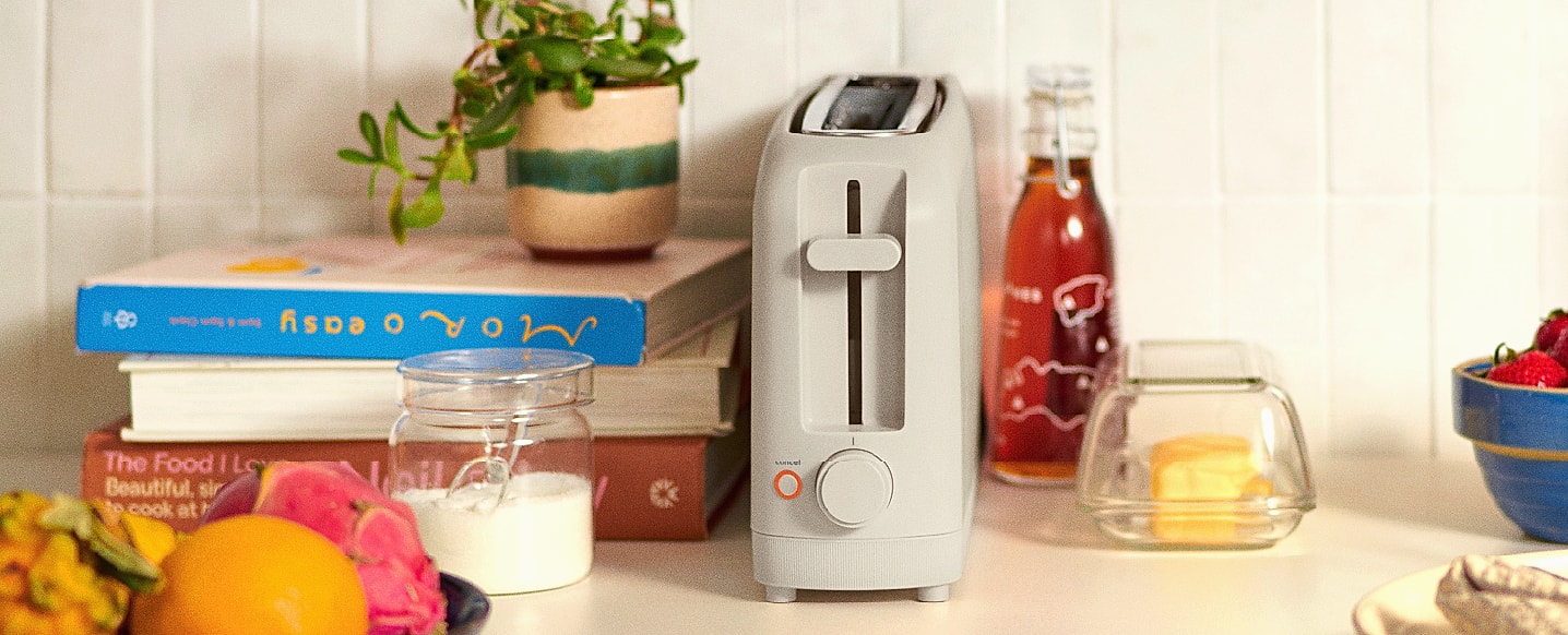 Bella 2 Slice Slim Toaster 900W with 10" Long Slot — scale reference