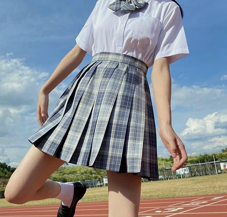 ZOKI Plaid Pleated Mini Skirt High Waist Bow Knot — size comparison
