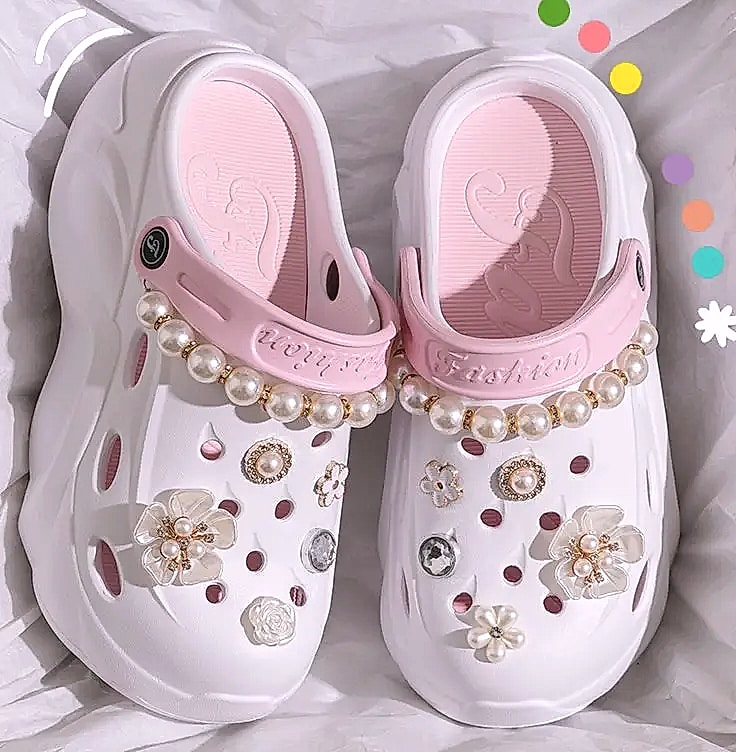 Pearl Chain Chunky Platform Sandals for Women — feature highlights