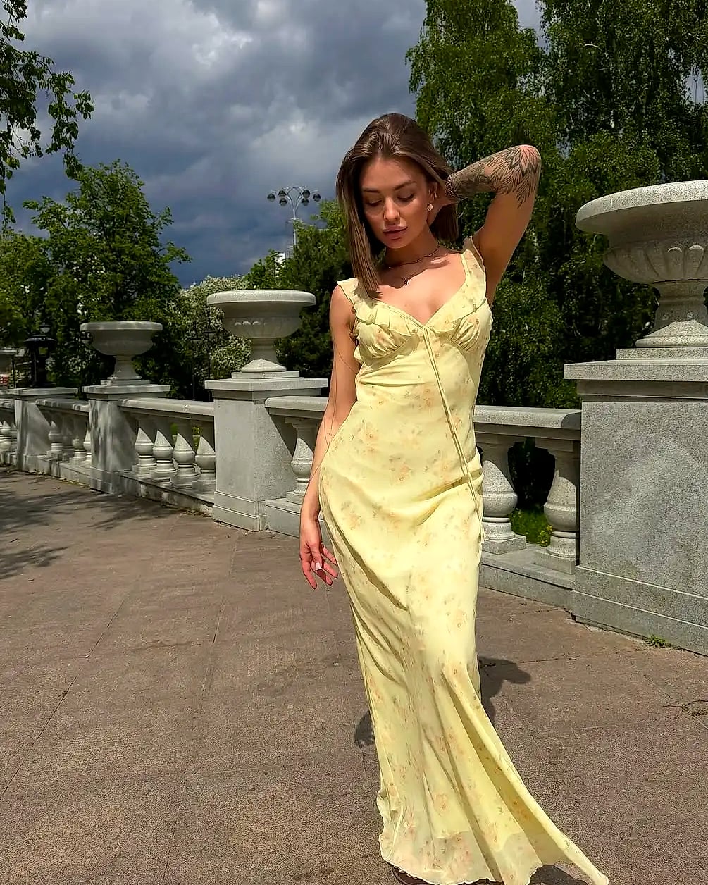 Cryptographic Summer Floral Plunge Maxi Dress Backless — interior detail