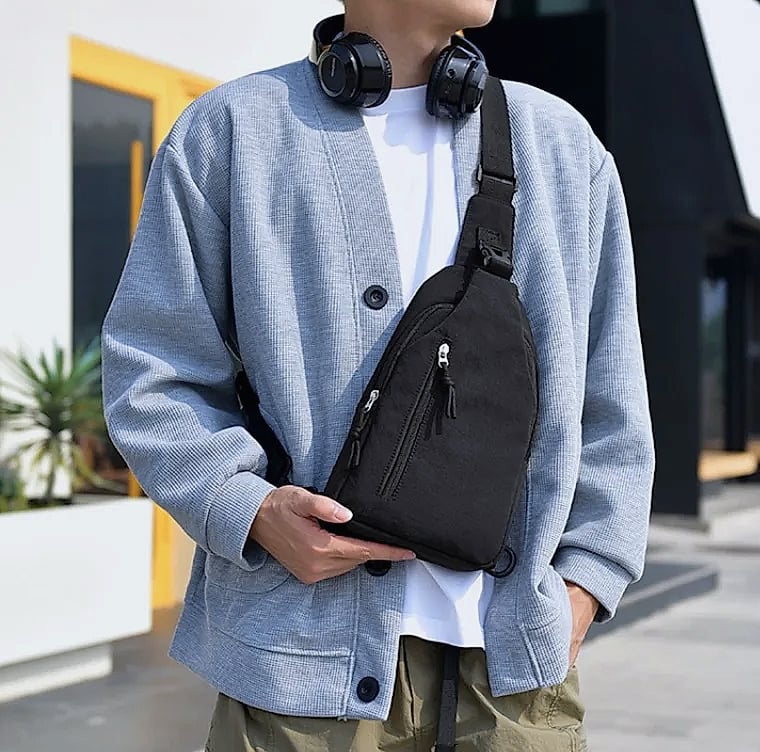 Waterproof Sling Chest Bag for Travel and Outdoor Sports — close-up details