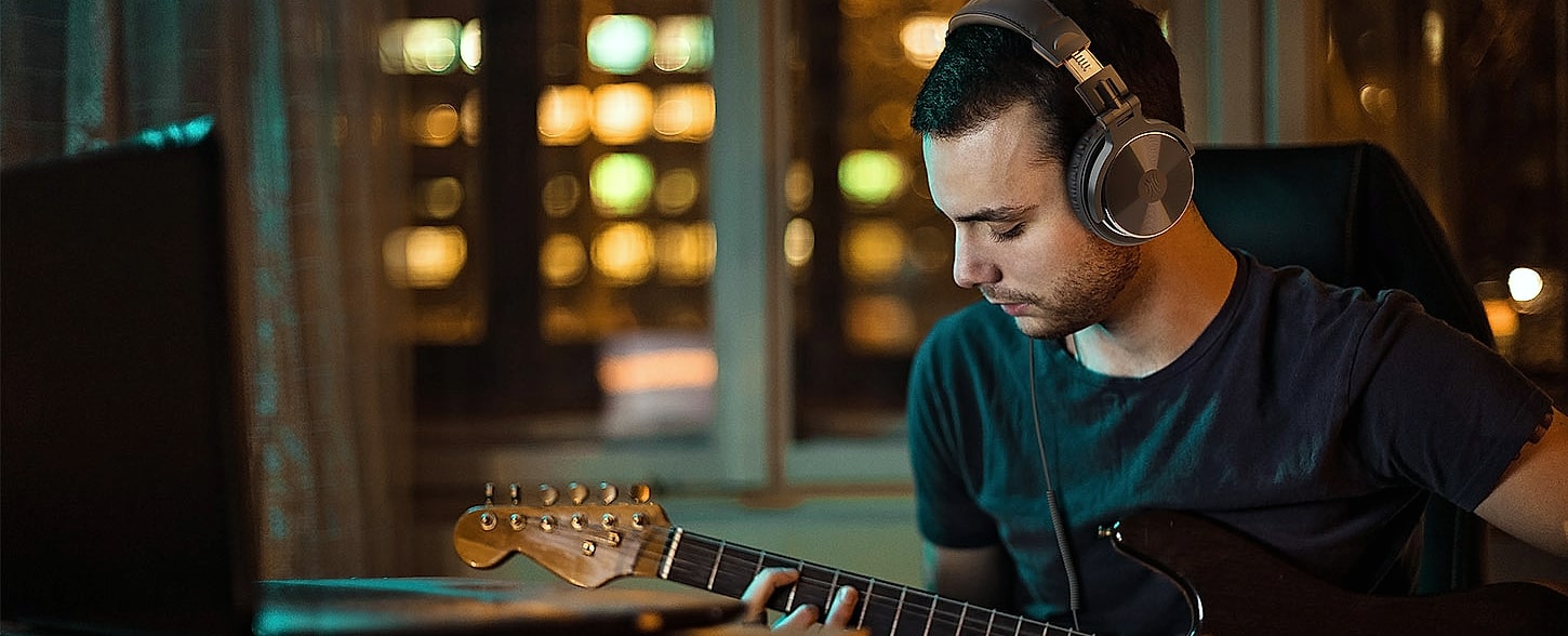 OneOdio Pro-10 Studio Monitor Headphones with 50mm Drivers — interior detail
