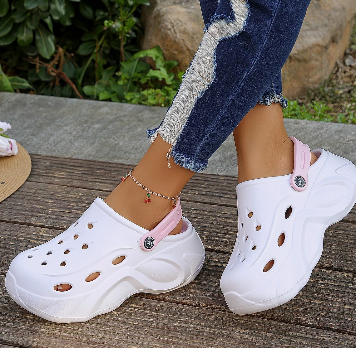 Women's Chunky Platform Sandals with Thick EVA Sole — package contents