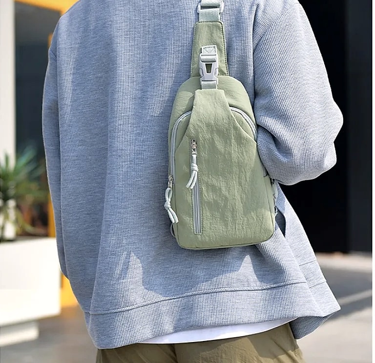 Waterproof Sling Chest Bag for Travel and Outdoor Sports — interior detail