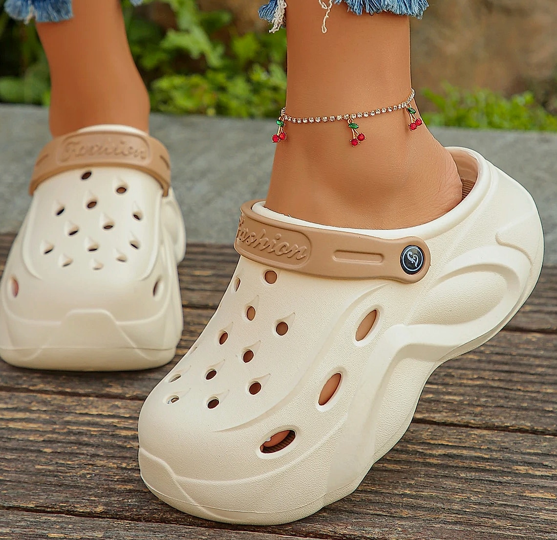 Women's Chunky Platform Sandals with Thick EVA Sole — close-up details