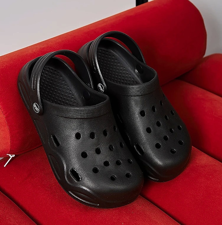 Lightweight EVA Clogs Slippers for Women Anti Slip Garden — close-up details