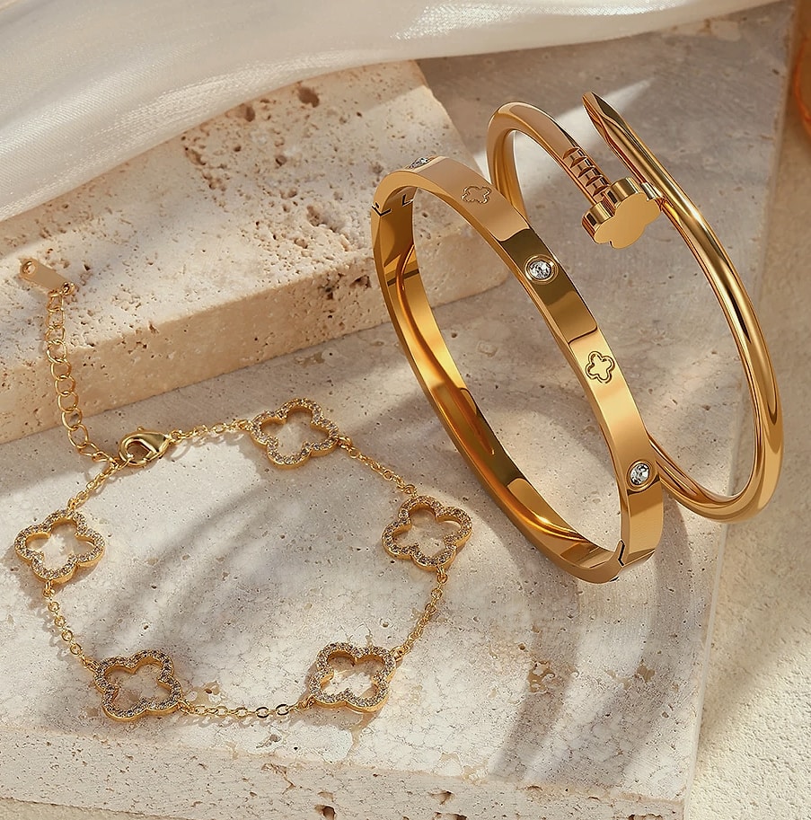 Gold Plated Four-Leaf Flower Stacked Bracelet with Zircon — assembled view