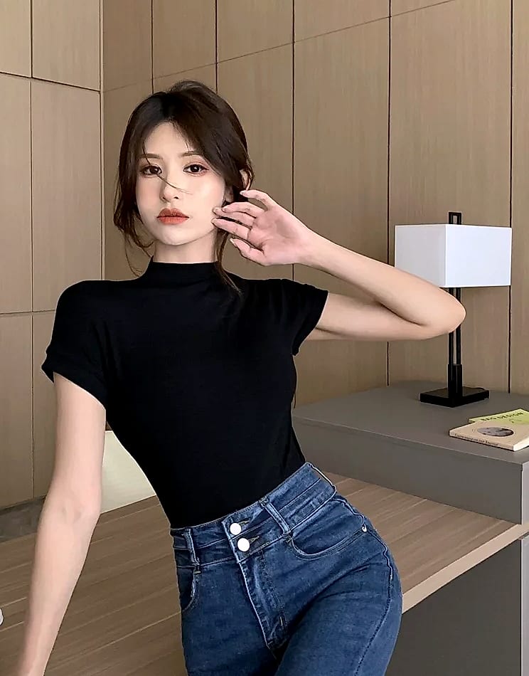 Basic Crop Top Short Sleeve Crewneck T-shirt for Women — assembled view