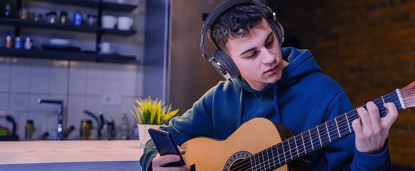 OneOdio Pro-10 Studio Monitor Headphones with 50mm Drivers — side view