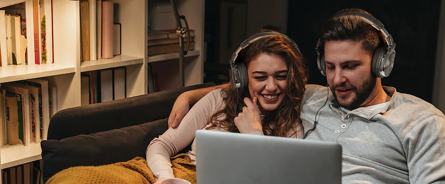 OneOdio Pro-10 Studio Monitor Headphones with 50mm Drivers — size comparison
