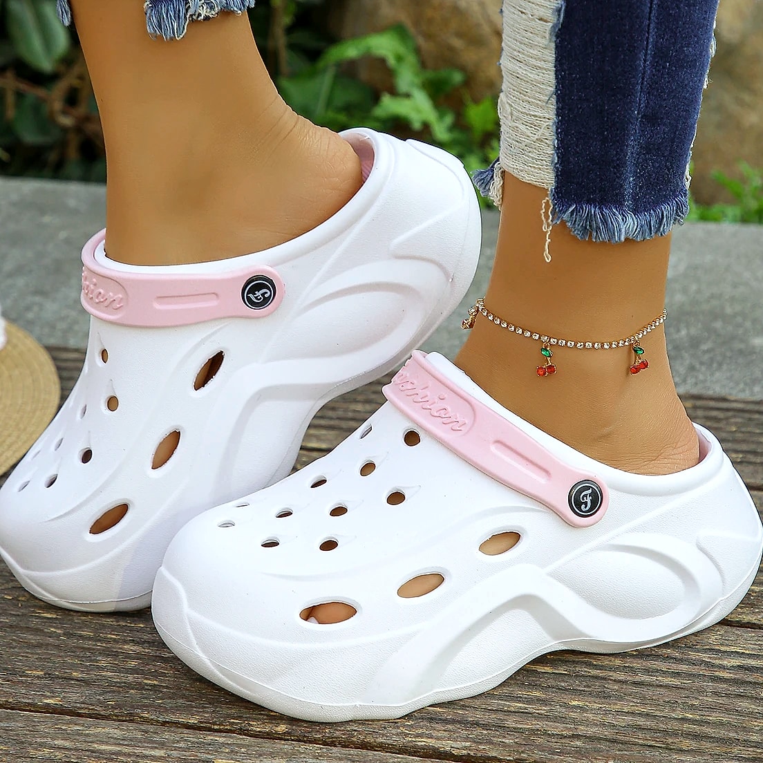 Women's Chunky Platform Sandals with Thick EVA Sole — interior detail