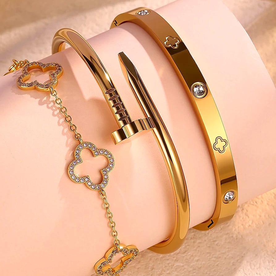 Gold Plated Four-Leaf Flower Stacked Bracelet with Zircon — package contents