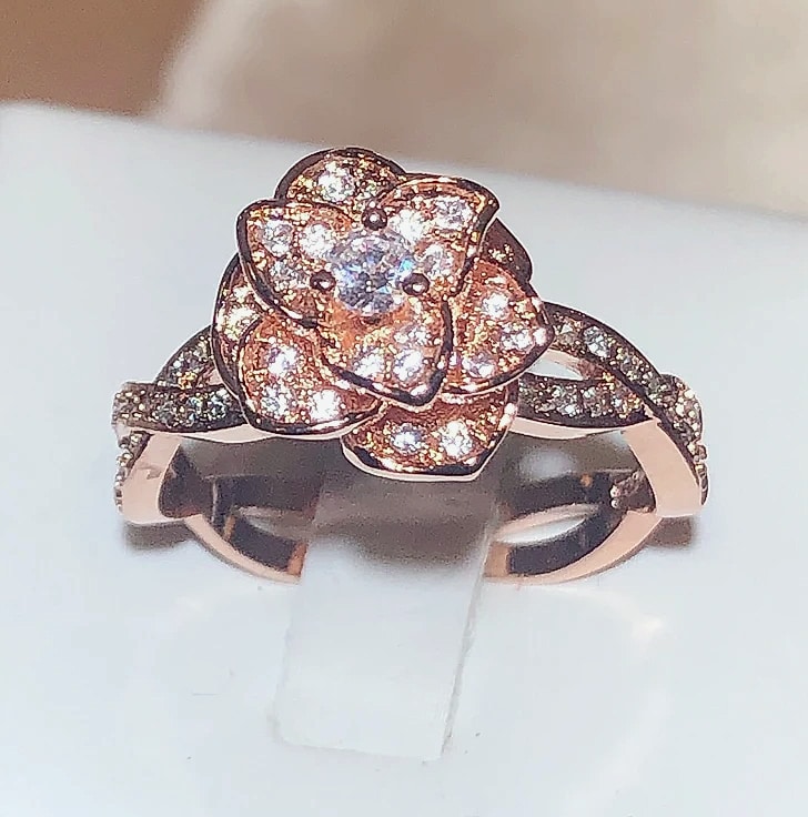 925 Sterling Silver Three-Dimensional Rose Ring with White — feature highlights