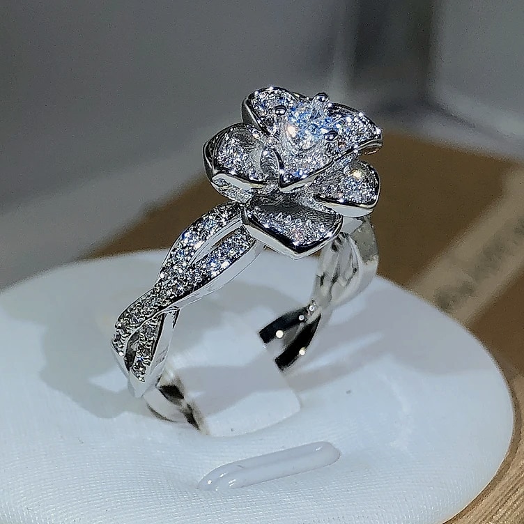 925 Sterling Silver Three-Dimensional Rose Ring with White — interior detail