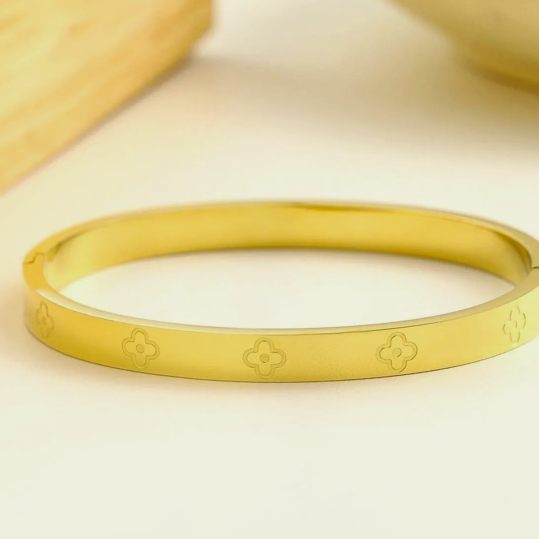 18K Gold Plated Stainless Steel Nail Bracelet Set — build progress