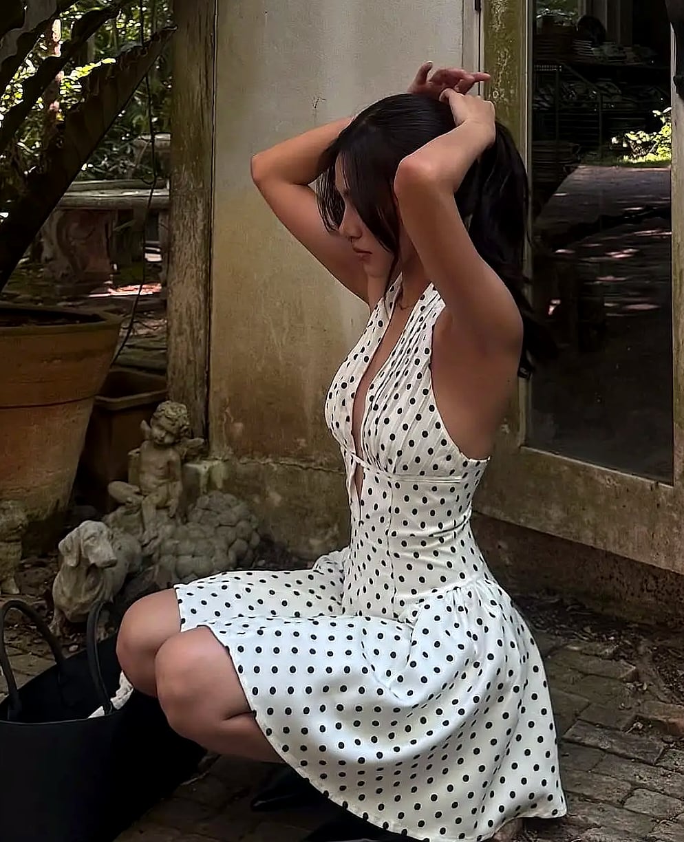 Yenkye French Style Polka Dot Halter Mini Dress — parts overview