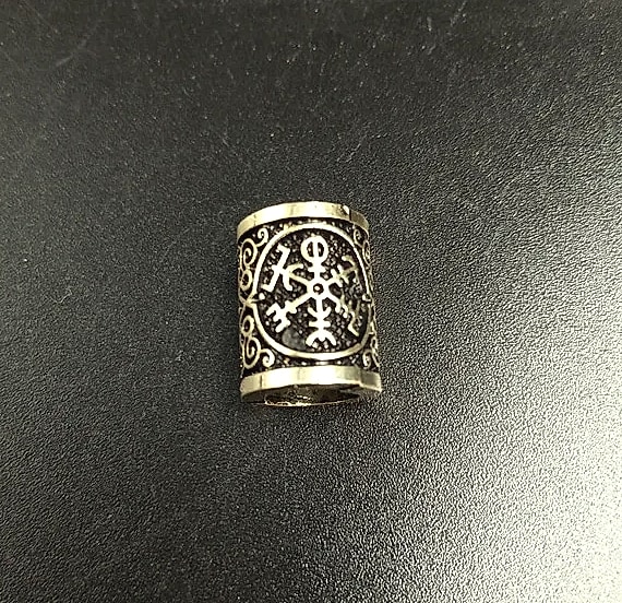 Nostalgia Viking Rune Bear Paw Beard Bead Charm Pendant — scale reference