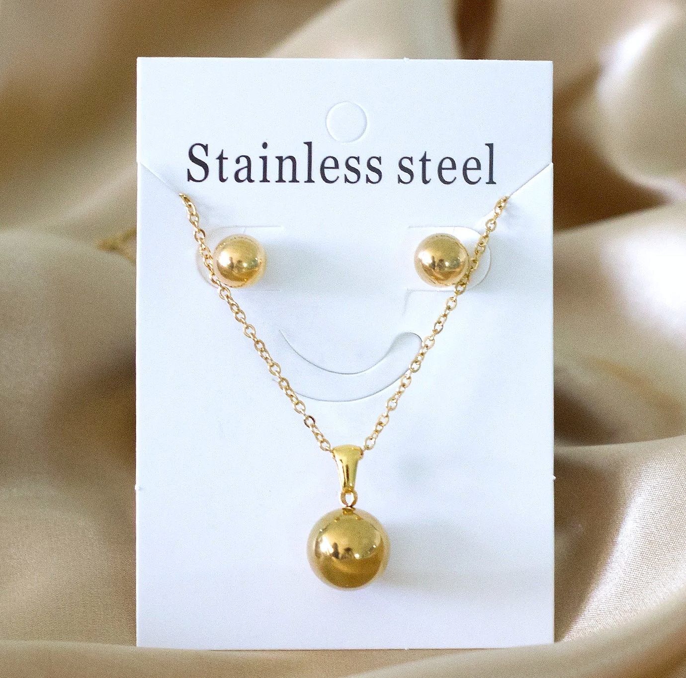 LUXUSTEEL Stainless Steel Round Ball Pendant Necklace Set — close-up details