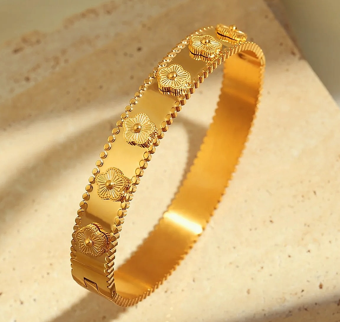 18K Gold Plated Stainless Steel Nail Bracelet Set — side view