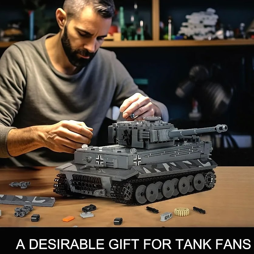 Mould King MOC Tiger Tank Building Blocks Military Vehicle — side view