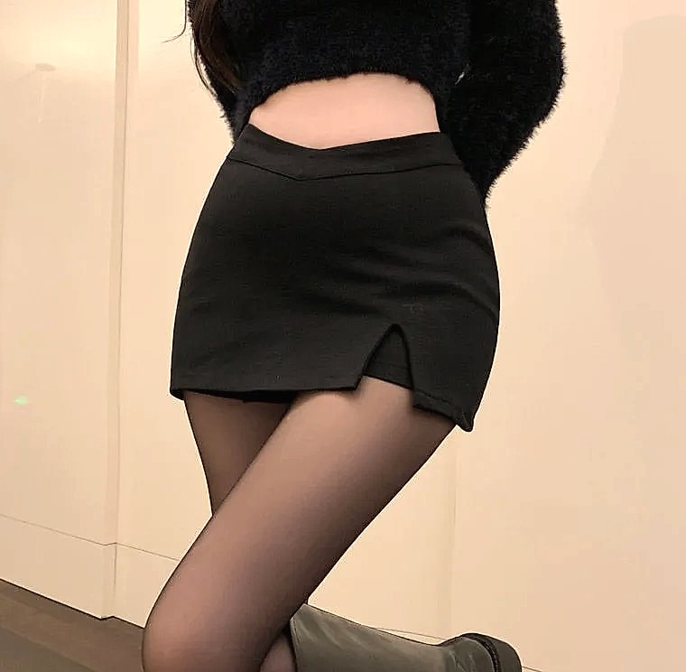 MEXZT Black Mini Skirt with High Waist Split Design — close-up details