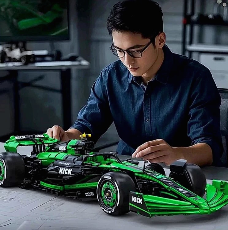 Technical KICK SAUBER F1 C44 Sports Model Car Set,1:8 — parts overview