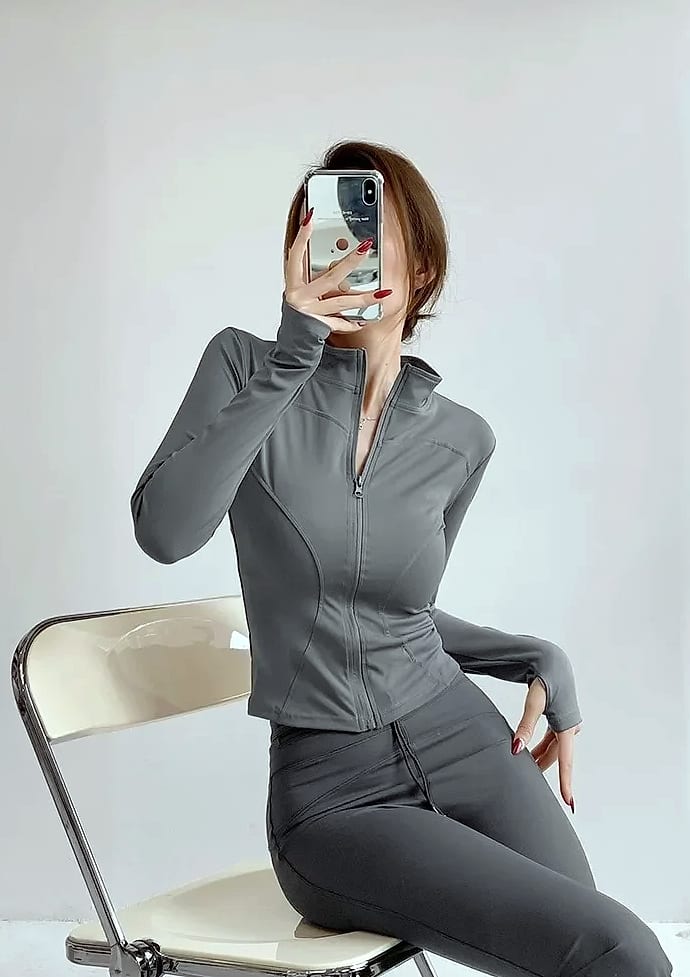 Women's Quick Dry Yoga Jacket Long Sleeve Zip Running Top — scale reference