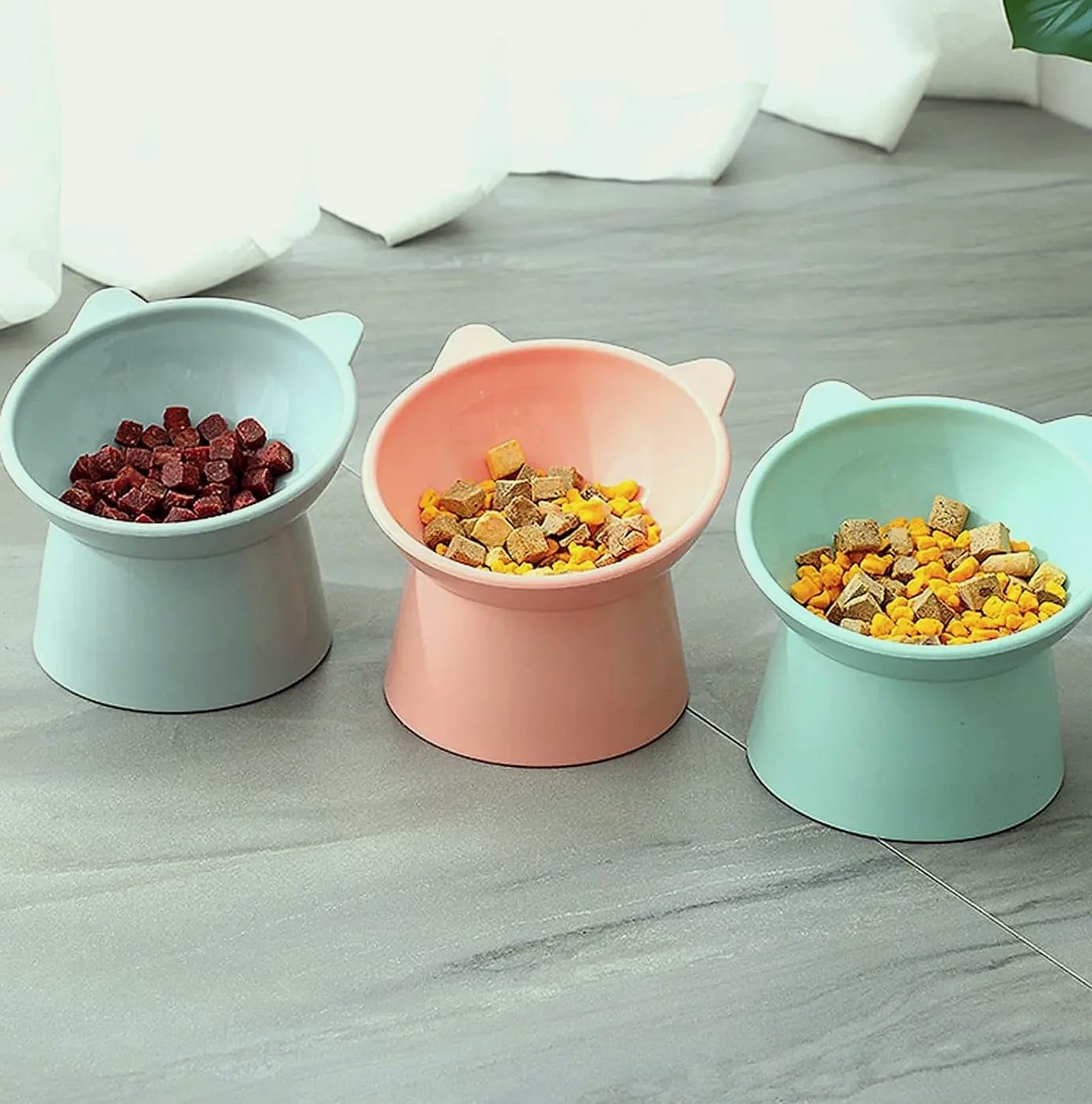 Tilted Cat Bowl Anti-Vomit Shallow Design Whisker Friendly — assembled view