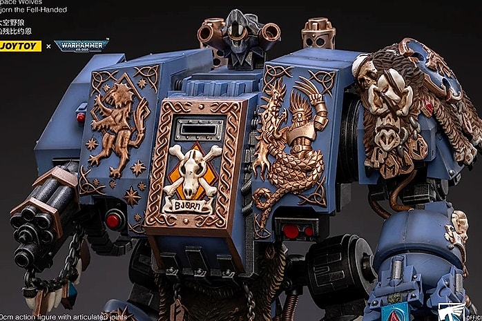 JOY TOY Warhammer 40K Space Wolves Bjorn Fell-Handed 1/18 — package contents