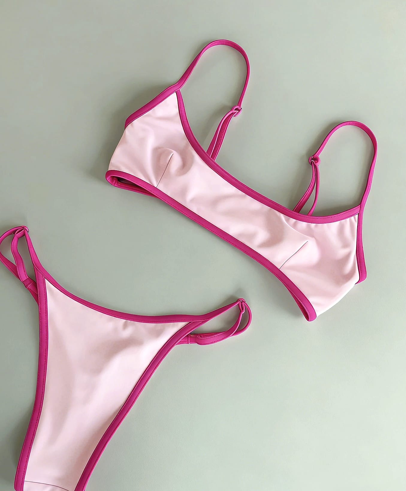 WAVECHO Women's Bikini Set with Chain Detail Swimwear — feature highlights
